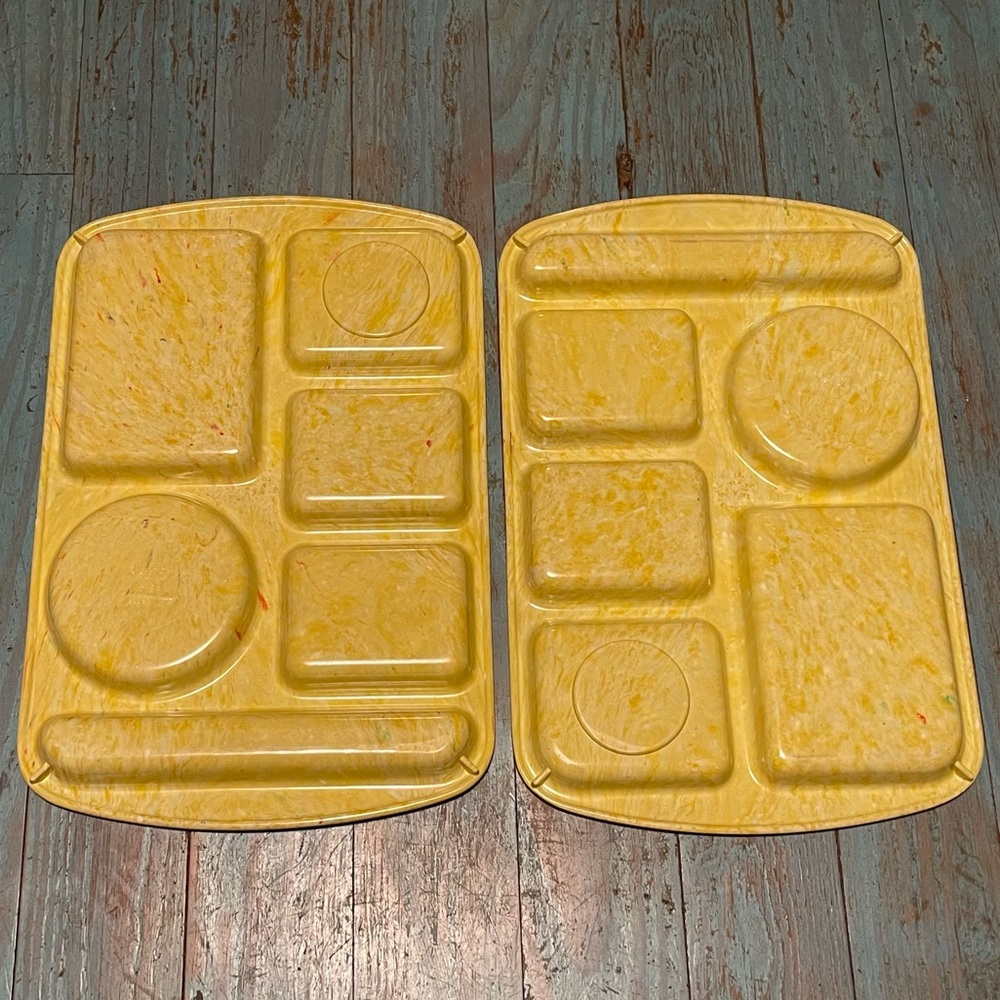 2 vintage melamine cafeteria trays - Picture 2 of 3